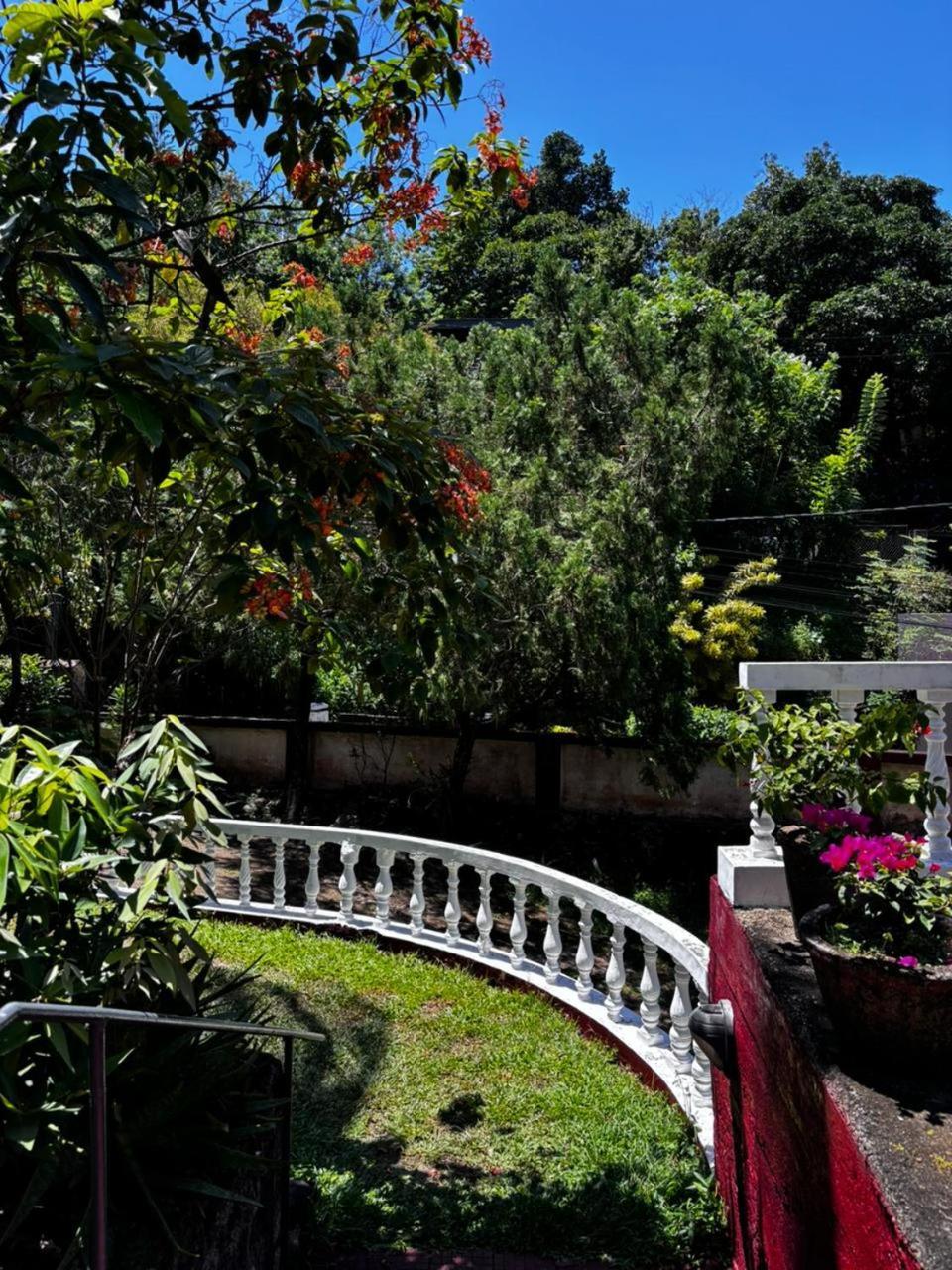 No 06 Veediya Bandara Lane Bahirawakanda Kandy Exteriör bild