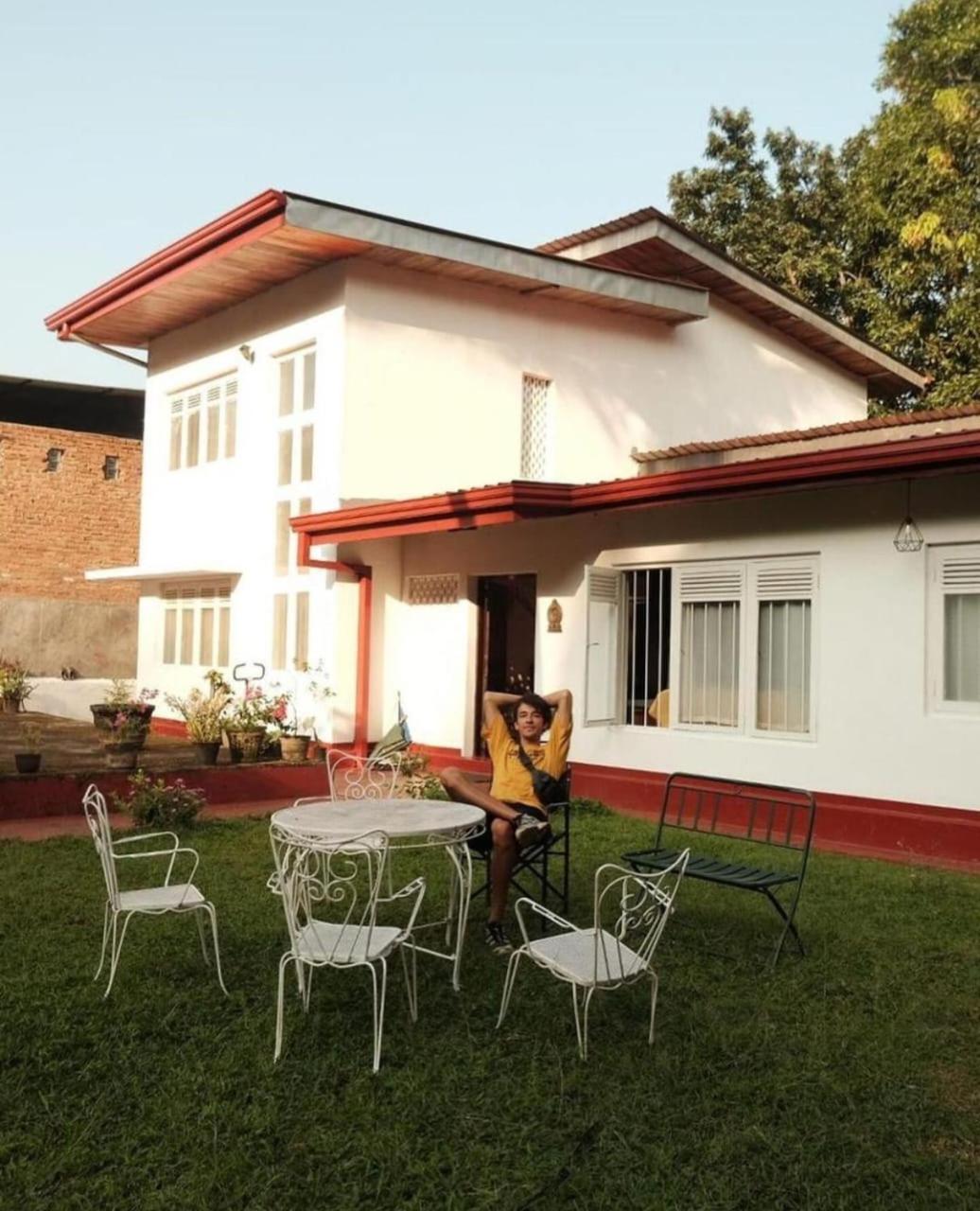 No 06 Veediya Bandara Lane Bahirawakanda Kandy Exteriör bild
