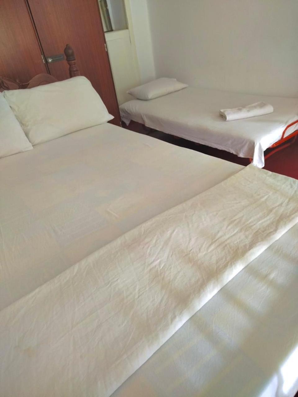 No 06 Veediya Bandara Lane Bahirawakanda Kandy Exteriör bild